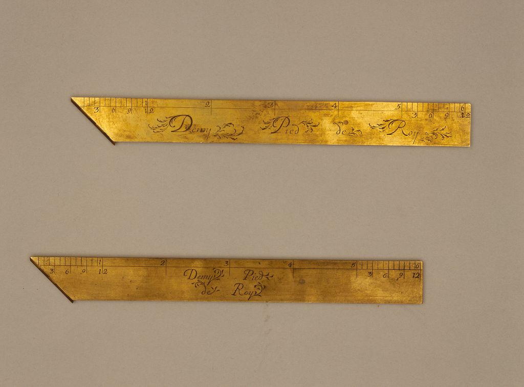 图片[1]-Copper plated folding square-China Archive